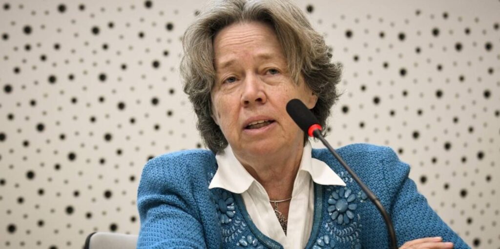 Αθ. Λινού: Μόνο η μάσκα δεν προστατεύει στον συνωστισμό - Λιγότεροι μαθητές στις τάξεις - Media