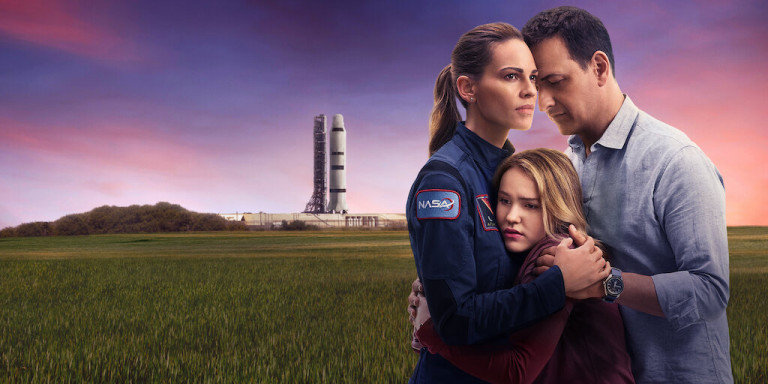 Γιατί το Netflix έκοψε τη σειρά Away με τη Χίλαρι Σουάνκ - Media