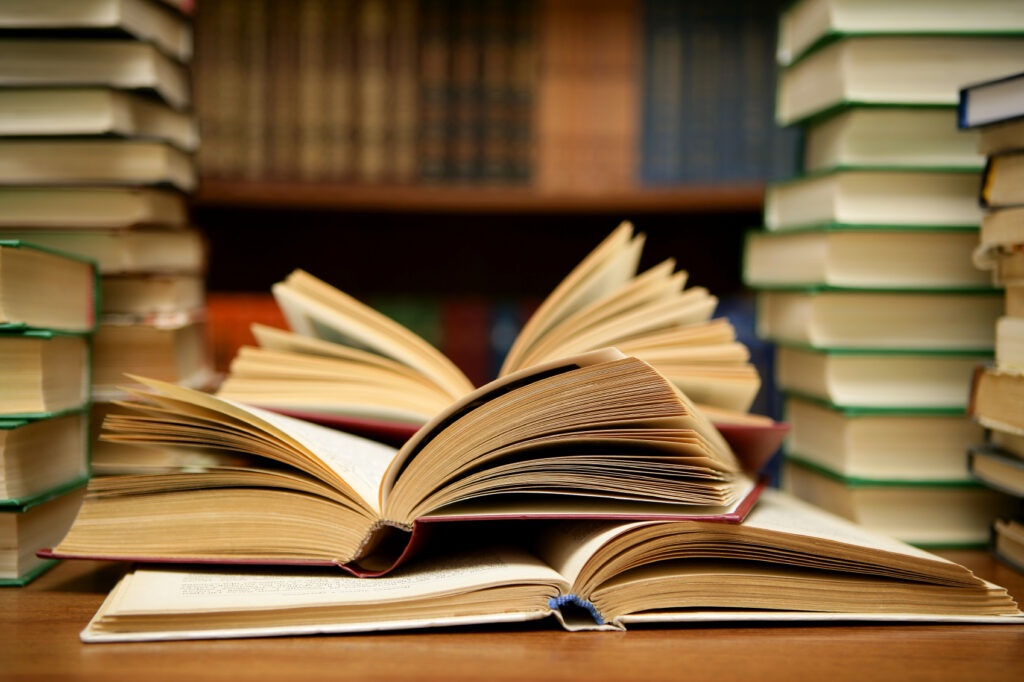 Βρετανία: Άγνωστος επέστρεψε βιβλίο πίσω στη δανειστική βιβλιοθήκη μετά από 57 χρόνια - Media