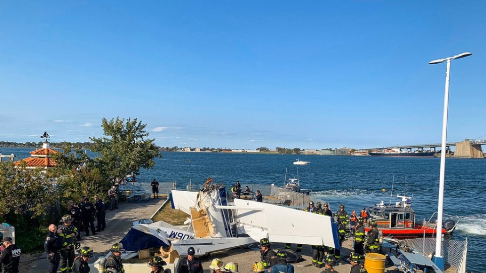 ΗΠΑ: Υδροπλάνο έπεσε σε προβλήτα στη Νέα Υόρκη - Ένας νεκρός και δυο τραυματίες (Video) - Media