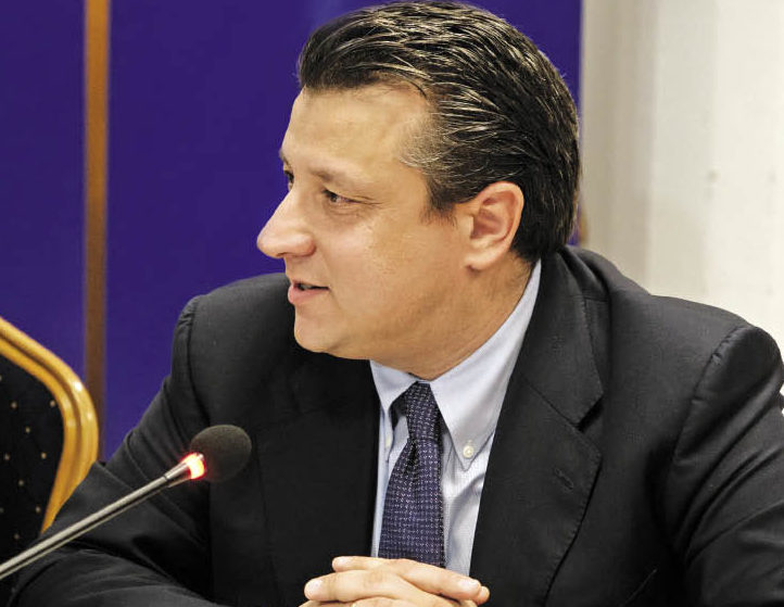 Δερμιτζάκης: Ενδεχομένως υπάρχει γενετική προδιάθεση για προσβολή από τον κορωνοϊό - Media
