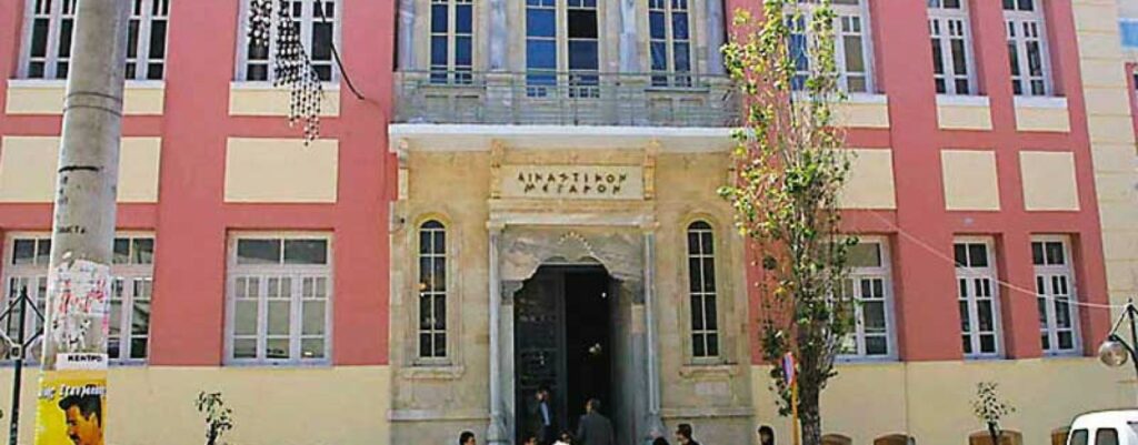 Κρήτη: Στο… εδώλιο για την σεξουαλική κακοποίηση του 10χρονου εγγονού της αδελφής του - Tο μαθητικό τετράδιο «έδειξε» τη φρίκη - Media