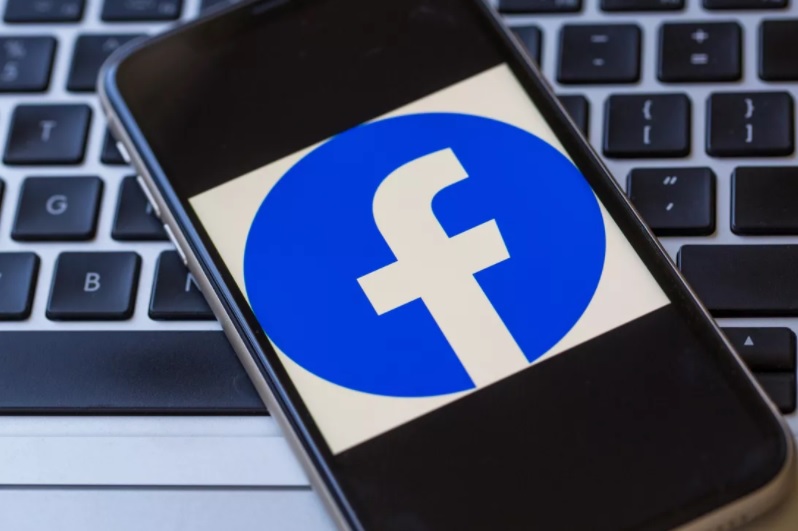 To Facebook απαγορεύει περιεχόμενο που αρνείται ή στρεβλώνει το Ολοκαύτωμα - Media