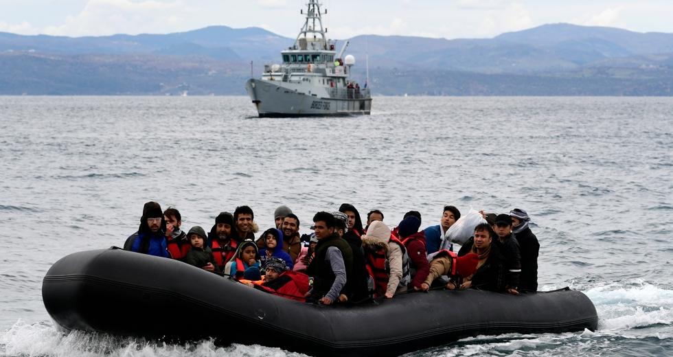 Spiegel: Λιμενικό και Frontex επαναπροωθούν μαζί πρόσφυγες και μετανάστες στην Τουρκία - Media