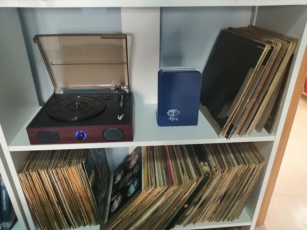 Μία «βινυλιοθήκη» γεννιέται στην Κατερίνη - Media