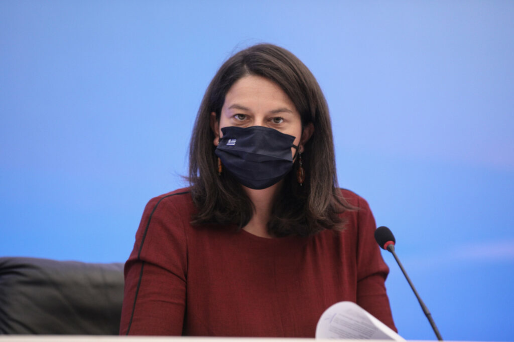 Απάντηση Κεραμέως στον ΣΥΡΙΖΑ: Καλύτερο σχολείο με κλειστές αίθουσες δεν γίνεται - Media