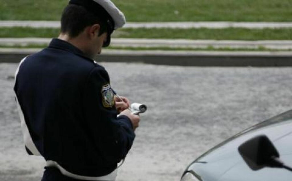 Για το... βιβλίο Γκίνες: Ρεκόρ παρανομίας από τους οδηγούς στο Ηράκλειο - Media
