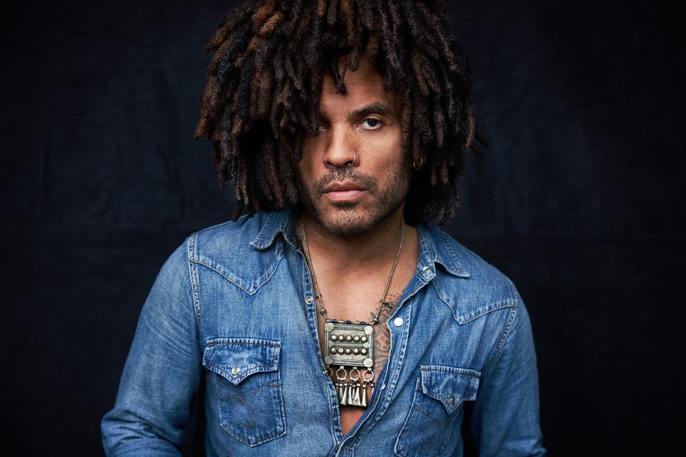 Ο Lenny Kravitz ποζάρει ημίγυμνος στα 56 του (Photos | Video) - Media