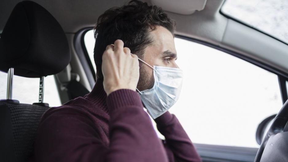 Πότε πρέπει να φοράμε μάσκα στο αυτοκίνητο - Παρανοήσεις και πρόστιμα  - Media