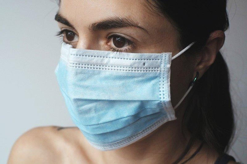 Κορωνοϊός: Επικίνδυνη η χρησιμοποιημένη μάσκα, λένε οι ειδικοί - Media