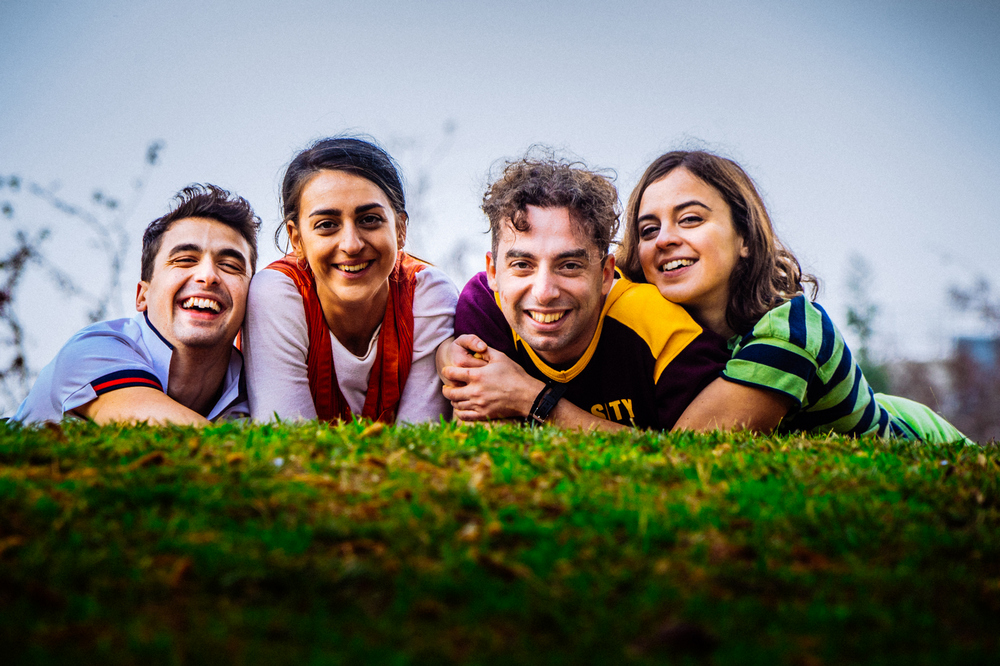 «Μια Γιορτή στου Νουριάν» του Volker Ludwig στο Θέατρο Σύγχρονο - Media