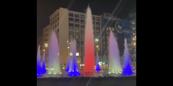 Σιντριβάνι στην Ομόνοια: Στα χρώματα της Γαλλίας ως αλληλεγγύη στις επιθέσεις (Video) - Media