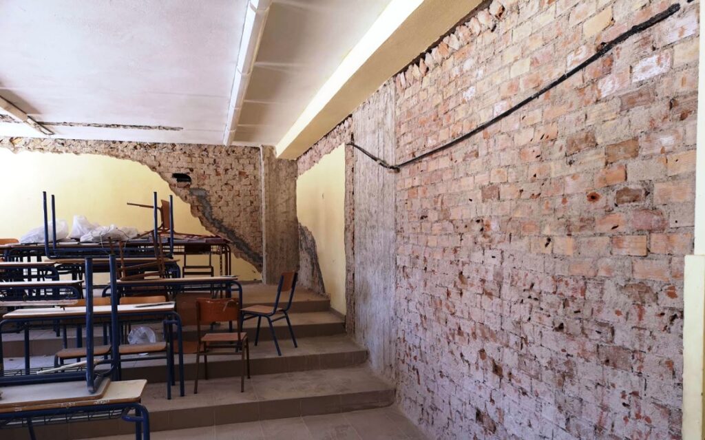 Πάργα: Άστεγοι οι μαθητές σε δύο σχολεία πέντε μήνες μετά τον σεισμό (Photos) - Media