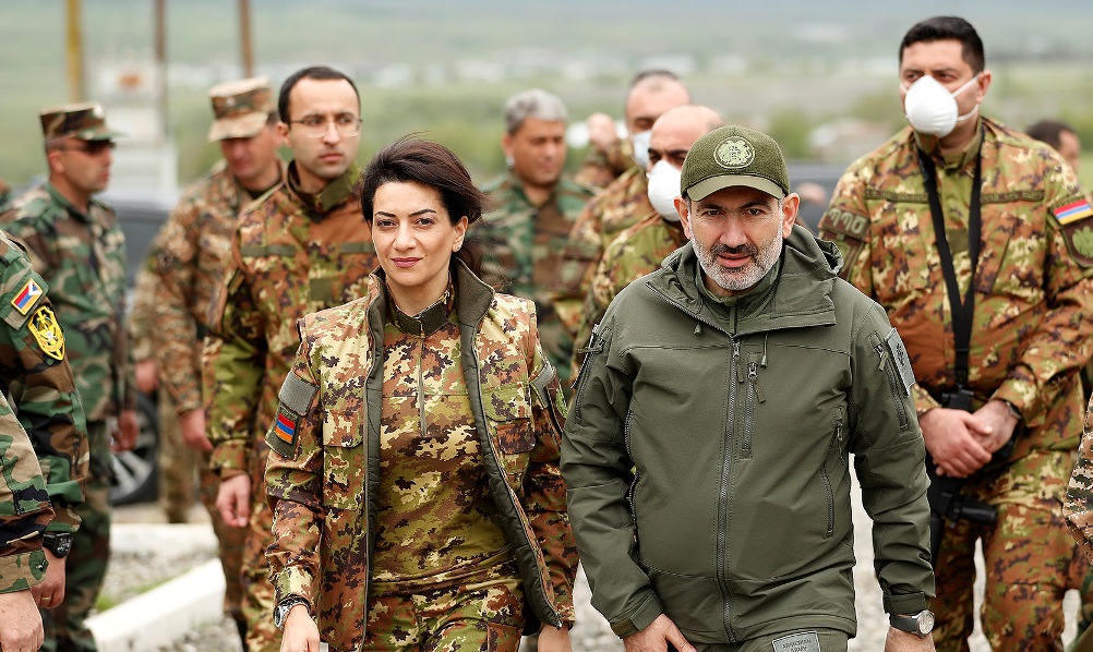 Ναγκόρνο Καραμπάχ: Στο «χακί» η Πρώτη Κυρία της Αρμενίας - Θα περάσει στρατιωτική εκπαίδευση για 45 μέρες (Photos) - Media