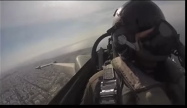 Πιλότος της ομάδας «Ζευς» στέλνει το δικό του μήνυμα σε Έλληνες και Ελληνίδες (Video) - Media