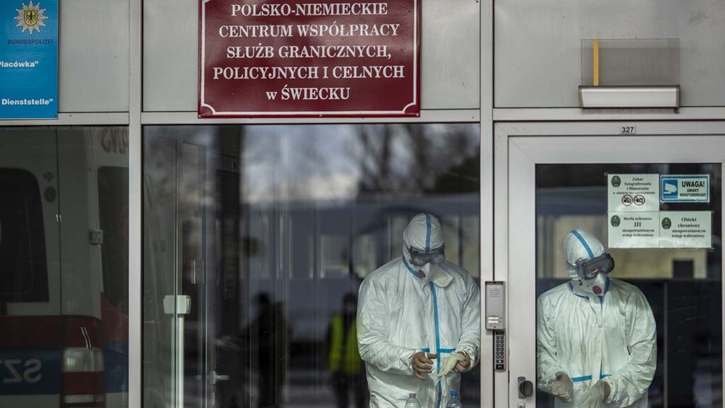 Κορωνοϊός: Διπλάσια κρούσματα στην Ελβετία, ξέμεινε από νοσοκομεία η Πολωνία - Media