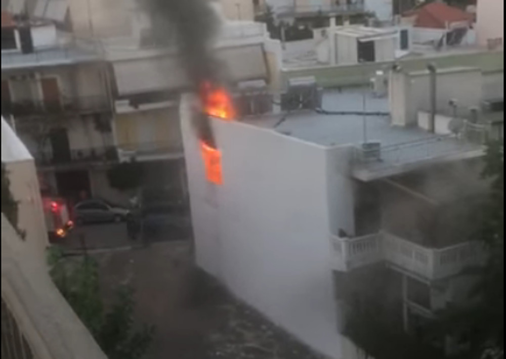 Συναγερμός στην Πυροσβεστική μετά από φωτιά σε σπίτι στο Μενίδι - Media
