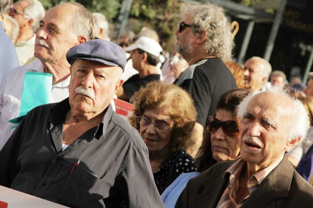 Αναδρομικά: Ποιοι συνταξιούχοι πληρώνονται αυτή την εβδομάδα - Τι πρέπει να κάνουν όσοι μείνουν «εκτός» - Media