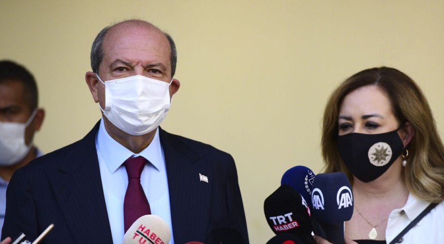 Κύπρος: Αναλαμβάνει καθήκοντα στα Κατεχόμενα ο Τατάρ - Στην τελετή ορκωμοσίας και ο Τούρκος αντιπρόεδρος Φουάτ Οκτάι - Media