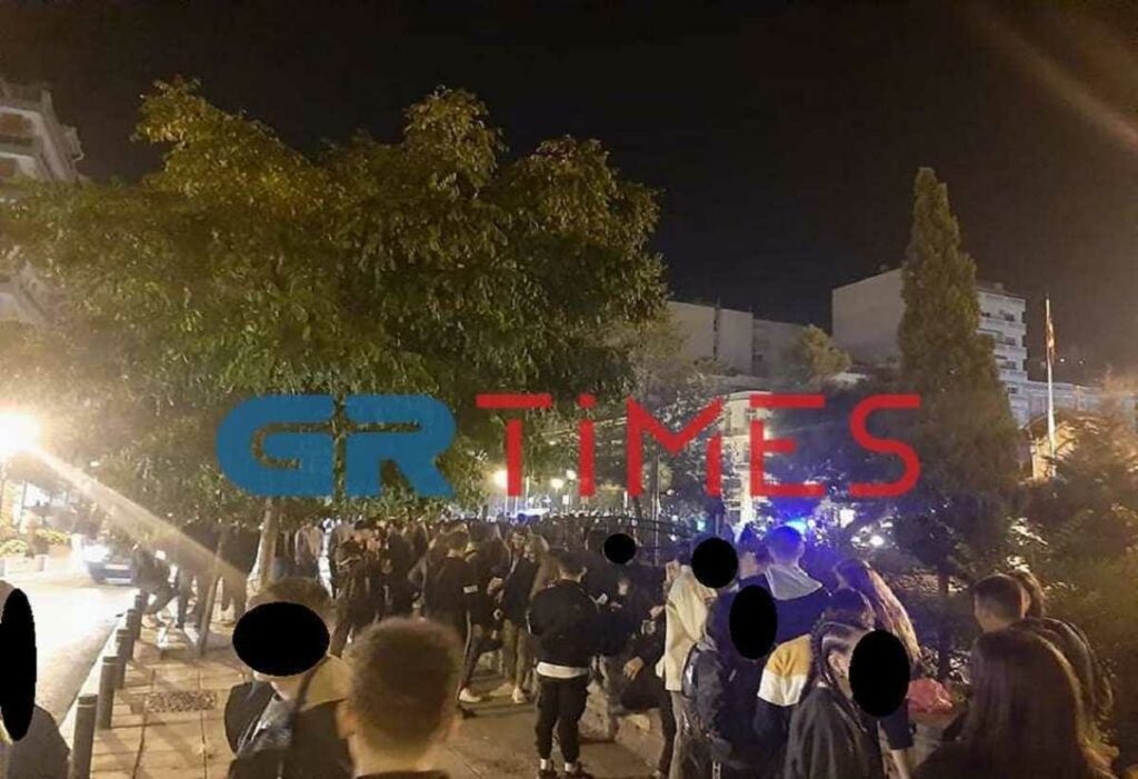 Απίστευτος συνωστισμός τα ξημερώματα στο κέντρο της Θεσσαλονίκης (Photo | Video) - Media