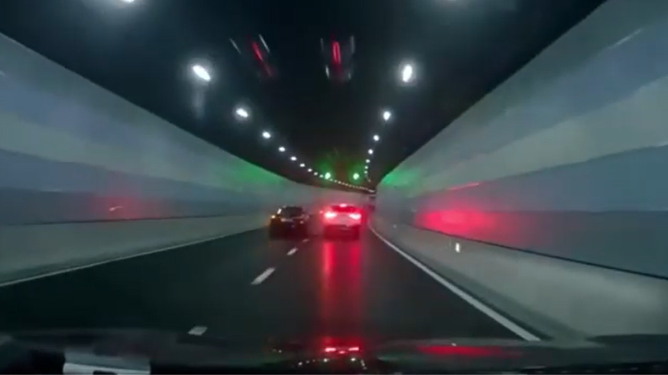 Οδηγός παραβίασε το «Stop» και έπεσε με δύναμη σε άλλο αυτοκίνητο (Video) - Media