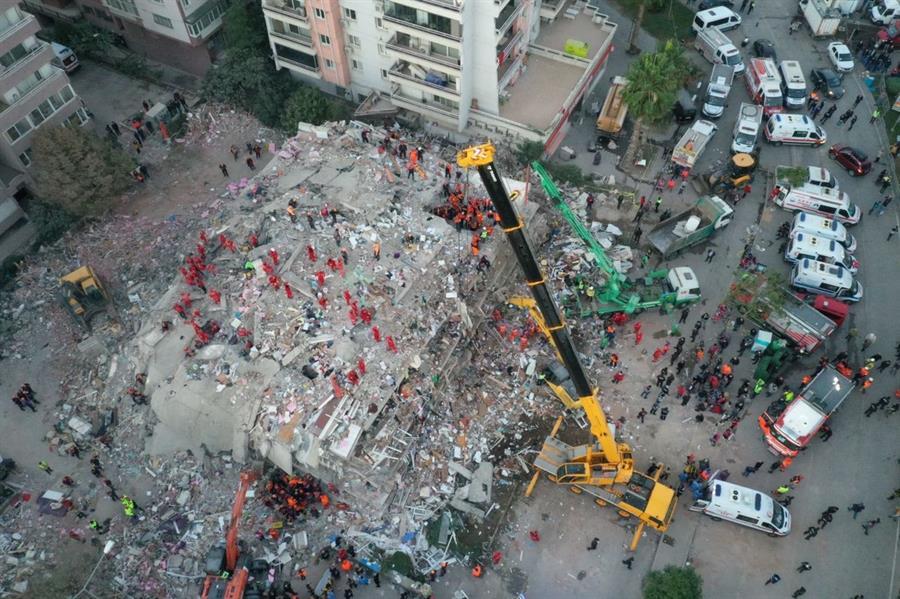 Τουρκία: Δεκάδες νεκροί, εκατοντάδες τραυματίες από τον ισχυρό σεισμό - Media