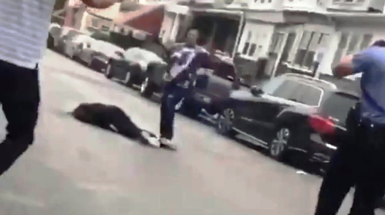 ΗΠΑ: Η Φιλαδέλφεια «φλέγεται» - Νέα εν ψυχρώ δολοφονία αφροαμερικανού από αστυνομικούς (Σκληρά Videos/Photos) - Media