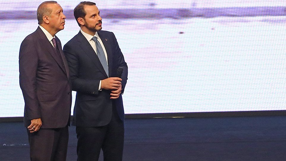 Τουρκία: Παραιτήθηκε ο ΥΠΟΙΚ γαμπρός του Ερντογάν  - Media