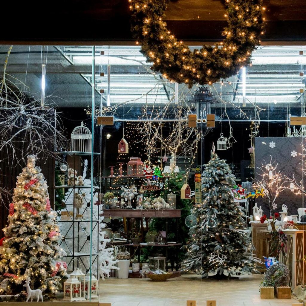 Lockdown: Κλείνουν πριν ανοίξουν τα μαγαζιά με εποχικά χριστουγεννιάτικα είδη - Media