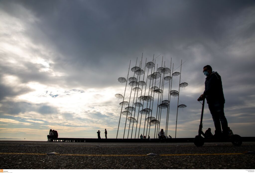 Πλήρες lockdown σε Θεσσαλονίκη και Σέρρες - Επανέρχονται τα sms - Αναστολή πτήσεων - «Στοπ» και η ΤΡΑΙΝΟΣΕ - Media
