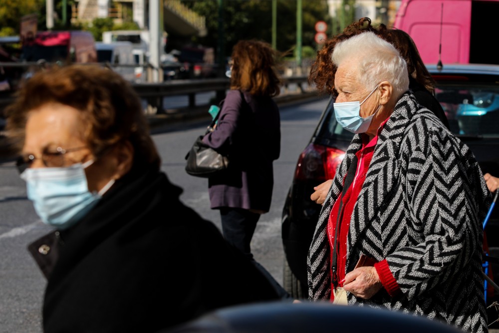 Κορωνοϊός: Σοκ με 34 θανάτους και 2.556 νέα κρούσματα - Media