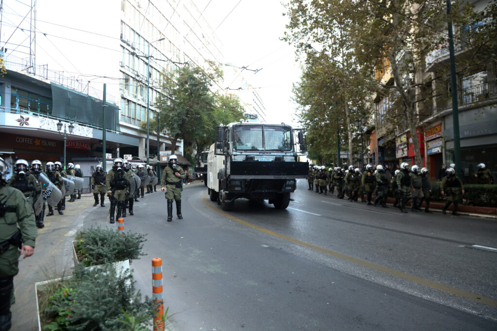 Πολυτεχνείο: Θύελλα στη Βουλή για τα επεισόδια στις ειρηνικές πορείες στο κέντρο της Αθήνας - Media