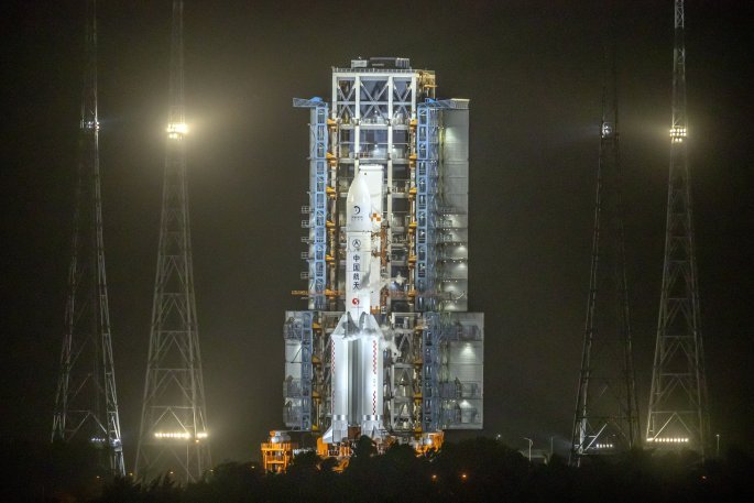 Κίνα: Εκτοξεύθηκε η διαστημική αποστολή Chang’e 5 - Θα φέρει τα πρώτα σεληνιακά δείγματα μετά το 1976 - Media