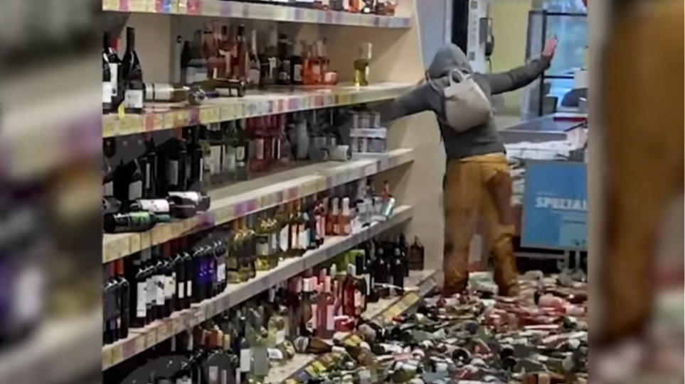 Βρετανία: Γυναίκα έσπασε, άγνωστο για ποιο λόγο, 500 φιάλες ποτών σε σούπερ μάρκετ (Video) - Media