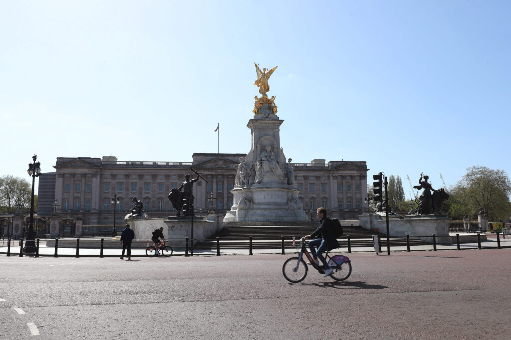 Κορωνοϊός-Ευρώπη: «Σαρώνει» η πανδημία - Lockdown ενέκρινε η Βρετανία - Media