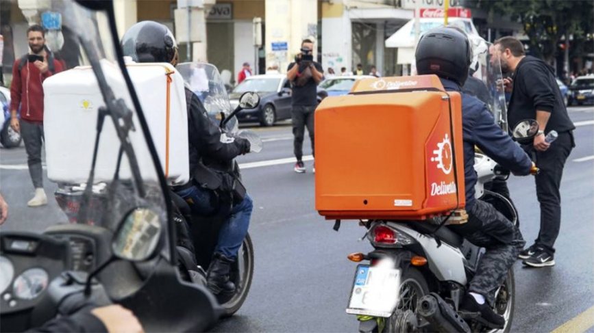 Χανιά: «Δώσε μου 80 ευρώ για να σε ασφαλίσω» - Τι καταγγέλλει ο πρόεδρος διανομέων της πόλης - Media