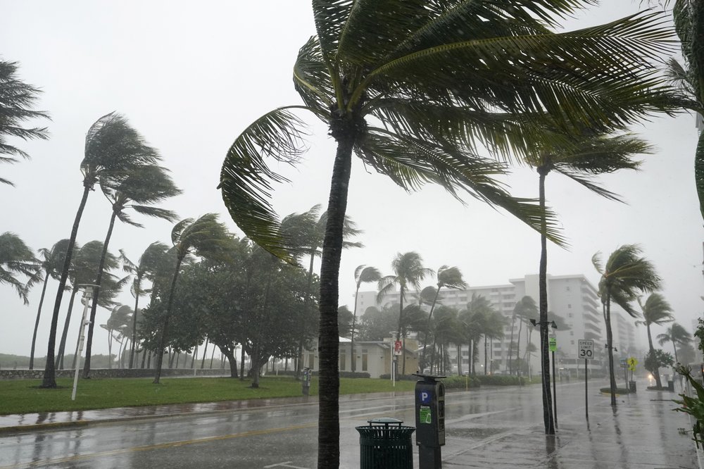 ΗΠΑ: Η τροπική καταιγίδα Ήτα έφτασε στη Φλόριδα αφήνοντας 200 νεκρούς στην Κ. Αμερική (Photos/Videos) - Media