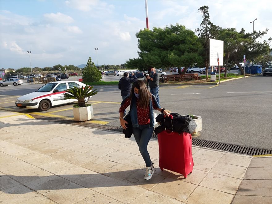 Τεράστια πράξη αλληλεγγύης: Αναχώρησαν για Θεσσαλονίκη νοσηλεύτριες από Κρήτη και Ιωάννινα να βοηθήσουν στη μάχη του κορωνοϊού (Photos/Video) - Media