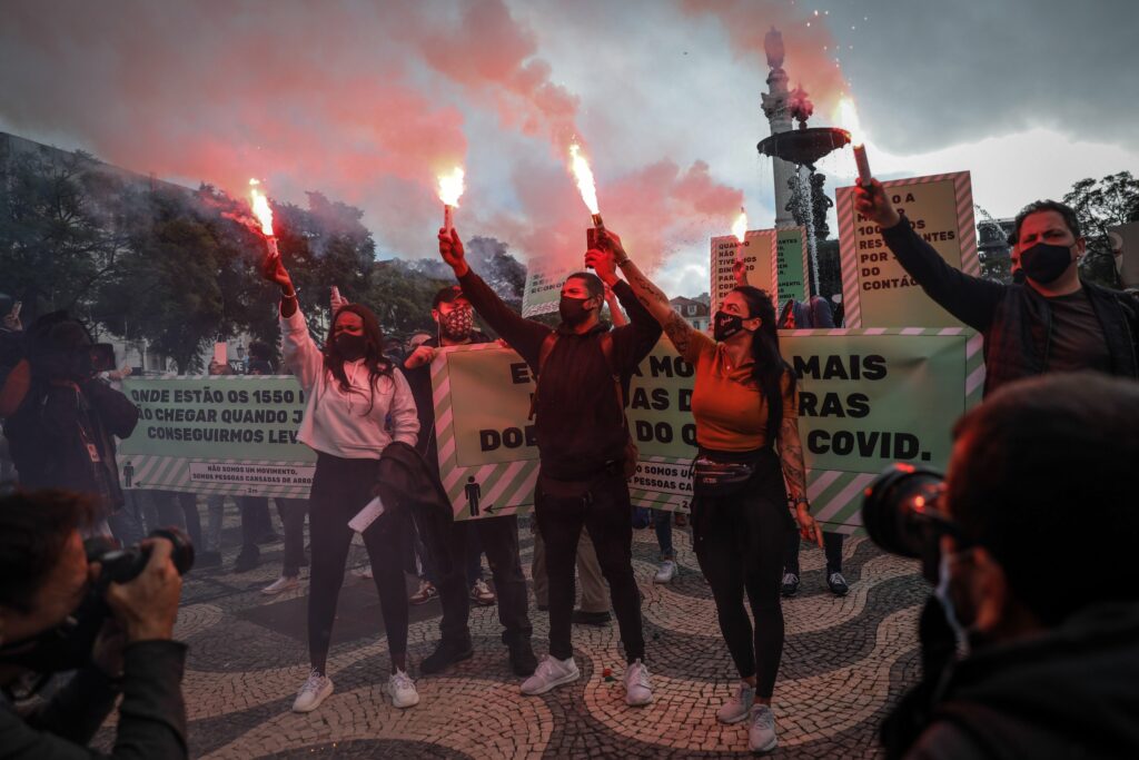 Lockdown: Διαδηλώσεις σε όλη την Ευρώπη ενάντια στα περιοριστικά μέτρα για τον κορωνοϊό - Media