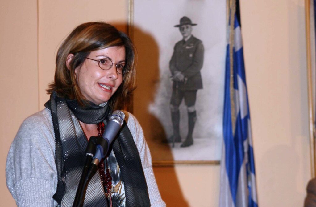Αμετανόητοι η Αλεξία Έβερτ και ο… Μπάντεν-Μπάντεν αντιδήμαρχος στο δημοτικό συμβούλιο Αθήνας - Media