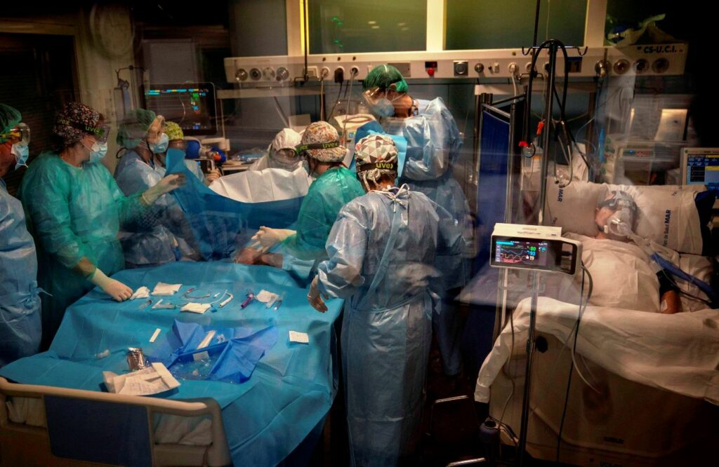 Κορωνοϊός: Δώδεκα ακόμη θάνατοι τις τελευταίες ώρες - Στους 837 οι νεκροί στην χώρα - Media