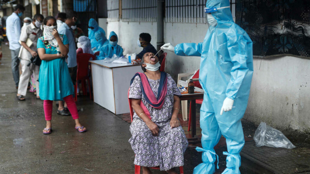 «Καλπάζει» ο κορωνοϊός στην Ινδία: 251 θάνατοι και 22.273 νέα κρούσματα σε 24 ώρες  - Media