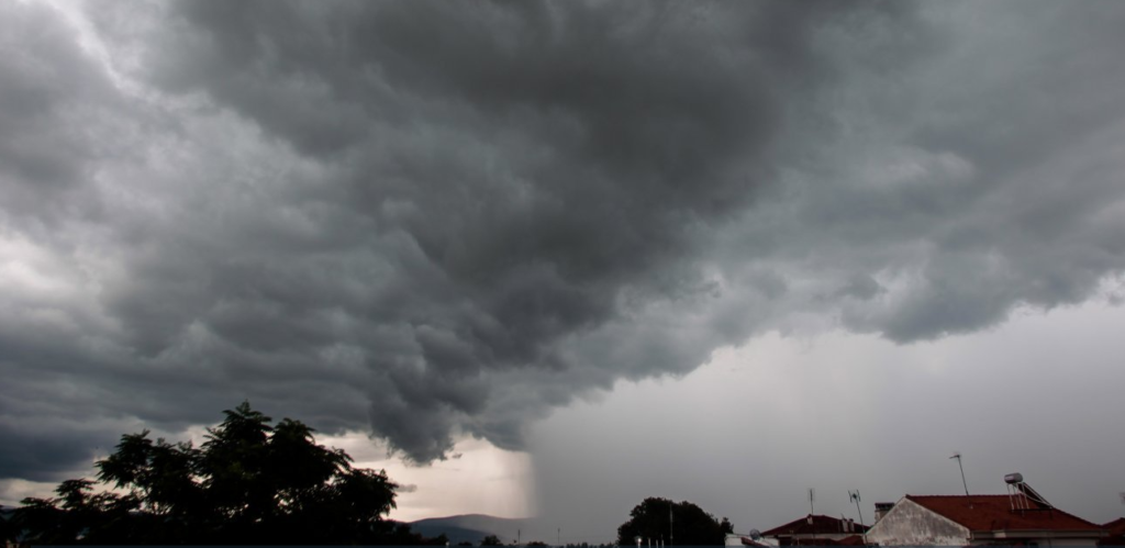 Καιρός: Ραγδαία επιδείνωση με καταιγίδες και ισχυρούς ανέμους - Πού θα εκδηλωθούν τα έντονα φαινόμενα (Χάρτες) - Media