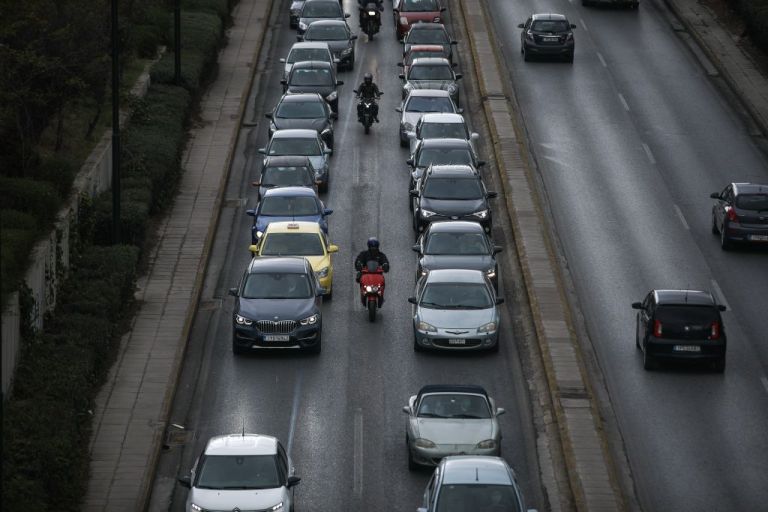 Αυξημένη και με lockdown η κίνηση στο κέντρο της Αθήνας - Ποιοι δρόμοι είναι μποτιλιαρισμένοι - Media