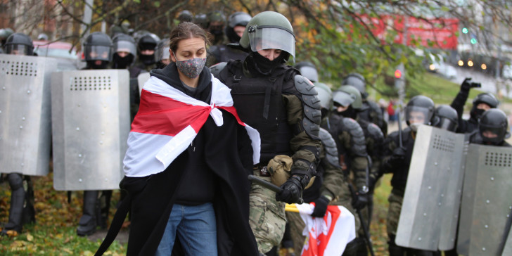 Λευκορωσία: Εκατοντάδες προσαγωγές διαδηλωτών και πάλι στο Μινσκ - Media