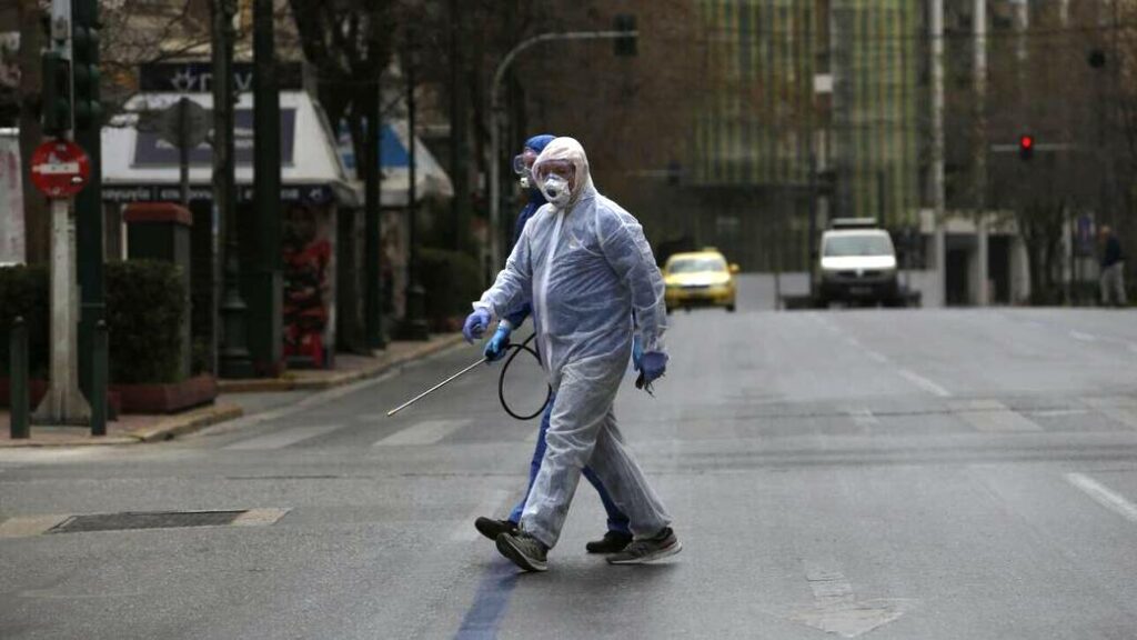 Βατόπουλος: Μπορεί να οδηγηθούμε σε τοπικά lockdown - Υπάρχει πρόβλημα στην επαρχία - Media