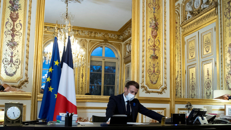 Μακρόν: Για κάθε ευρωπαϊκή χώρα που εξαφανίζεται δημογραφικά, εμφανίζεται μια αφρικανική  - Media