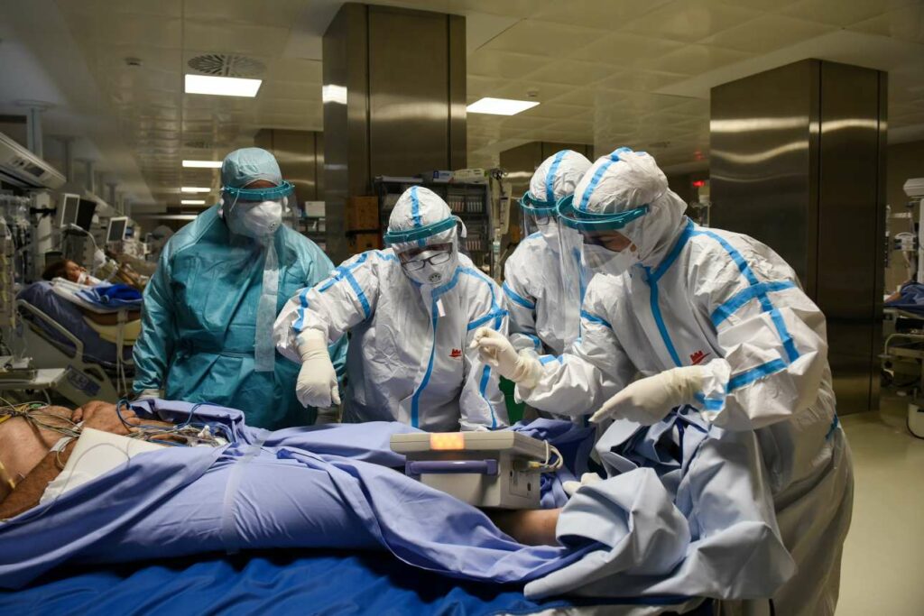 Νοσοκομείο Παπανικολάου: «Κάθε μισή ώρα χάνουμε έναν άνθρωπο, είμαστε θυμωμένοι» - Συγκλονίζει ο Διευθυντής ΜΕΘ - Media