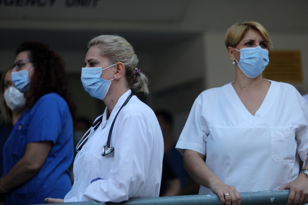 Θεσσαλονίκη: Το υπουργείο Υγείας επιστρατεύει... εθελοντική εργασία νοσηλευτριών για να λειτουργήσουν τις ΜΕΘ - Media