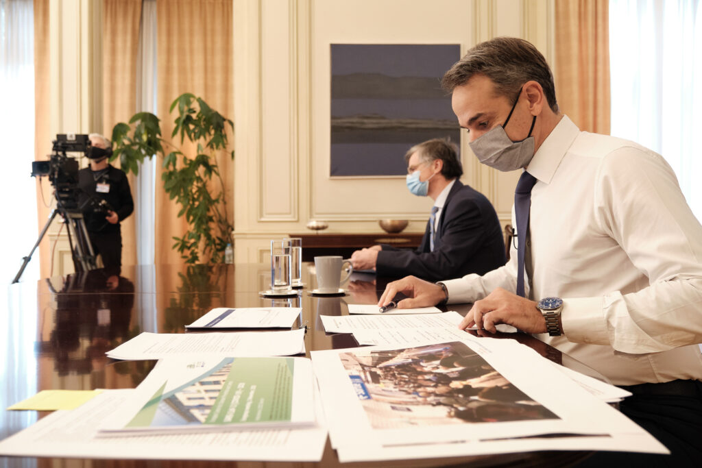 Το tweet του Κυριάκου Μητσοτάκη για τη σωστή χρήση μάσκας  - Media